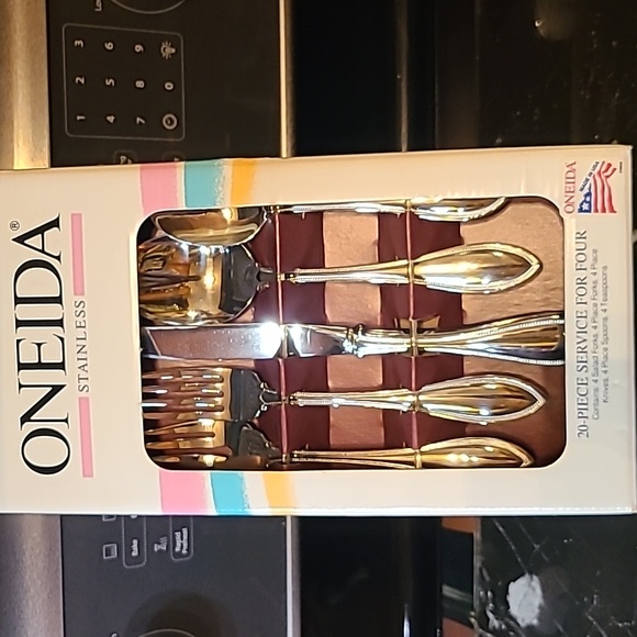 5 Pc. Bundle=Oneida  Silverware/Cutting Board/Grater/Thermometer/Corn Holders - Picture 3 of 11